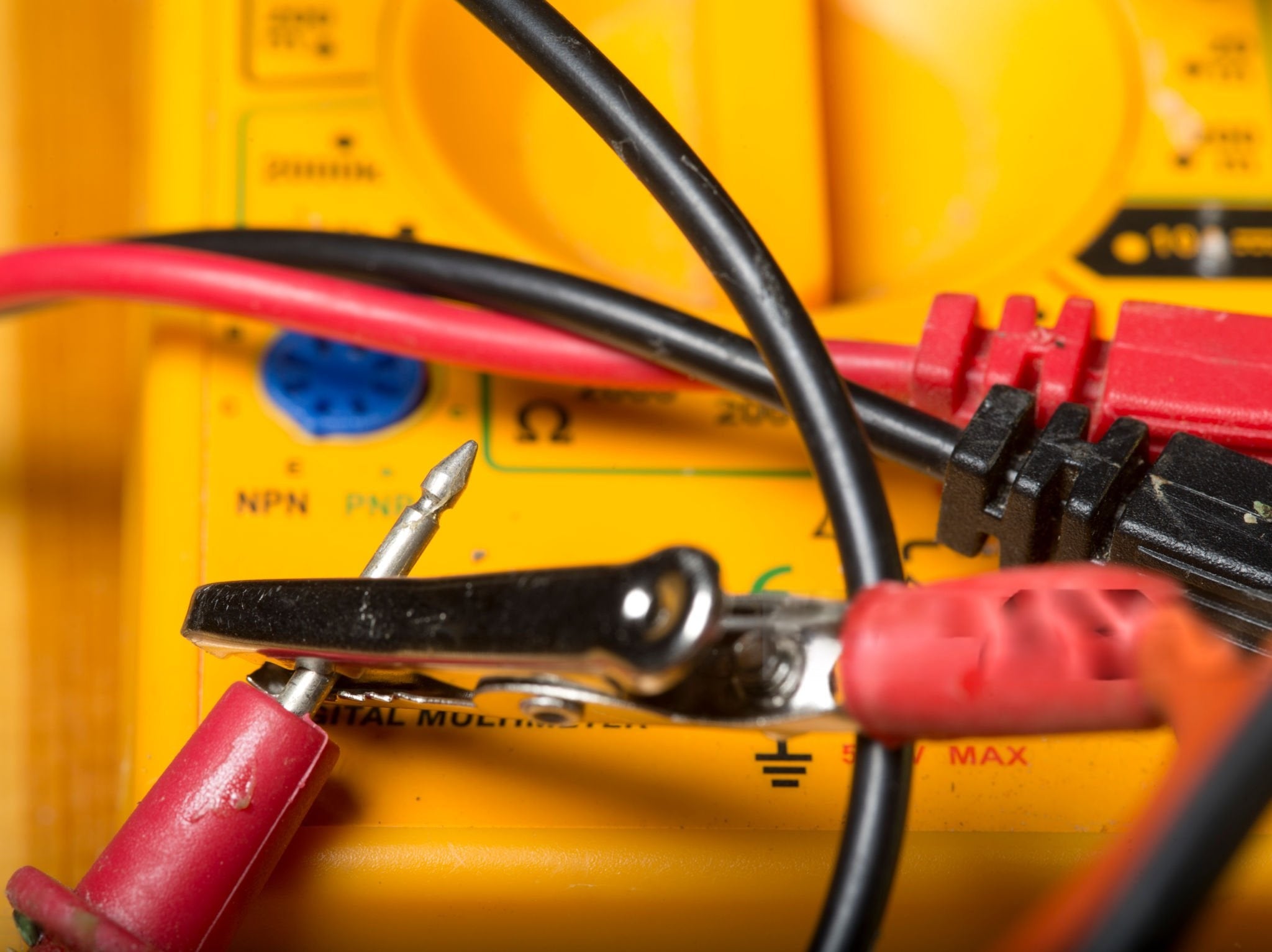 Telewire Technology Test leads application of multimeters for electrical testing