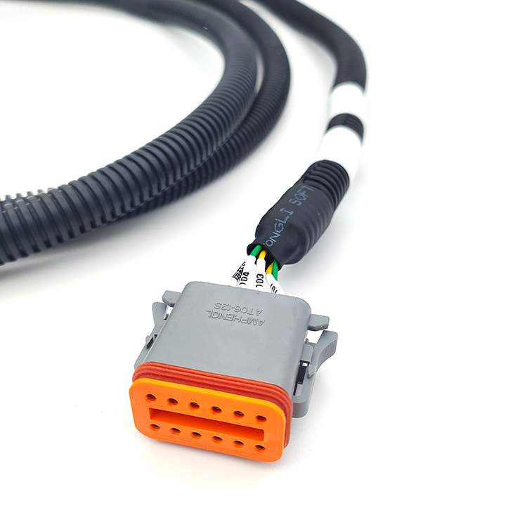 Industrial-grade Amphenol AT Series wire harness for heavy-duty diagnostic and battery management applications.